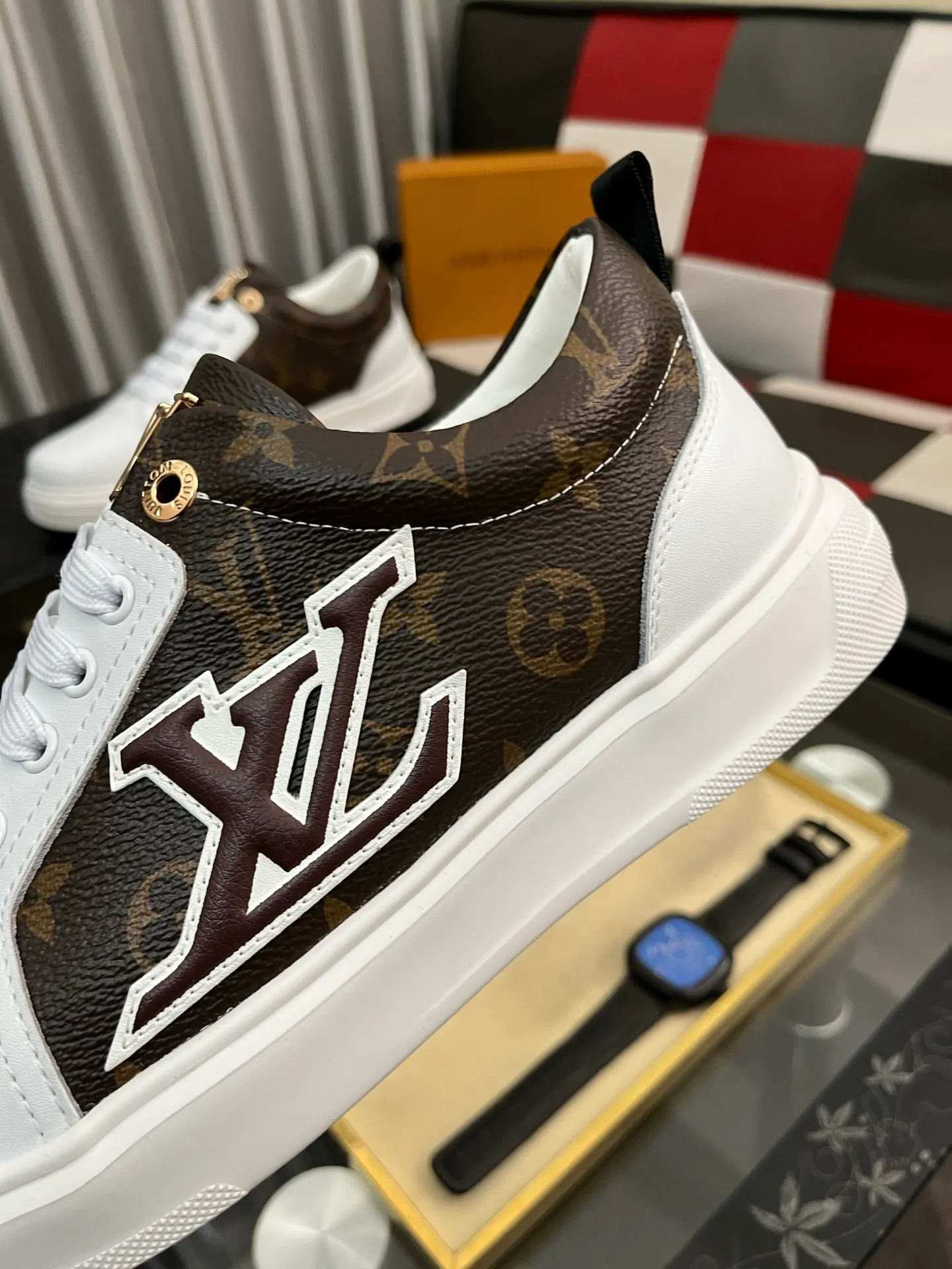 Men's shoes 💰400⌚️⌚️【LOUIS VUITTON】Same style as Louis Vuitton* official website 🚹Men's high-top casual shoes❤️Same style as popular celebrities and big names ~ Best-selling at home and abroad Lv focuses on the checkerboard series...Imported first-layer cowhide with special fabrics➕Full sheep leather lining➕Brand-specific hollow outsole💎Number: 38-443️⃣Colors available